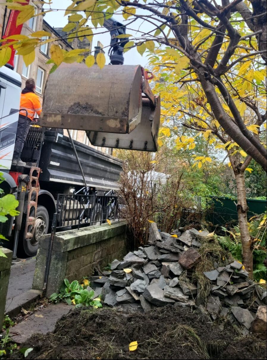 Grab lorry loading materials